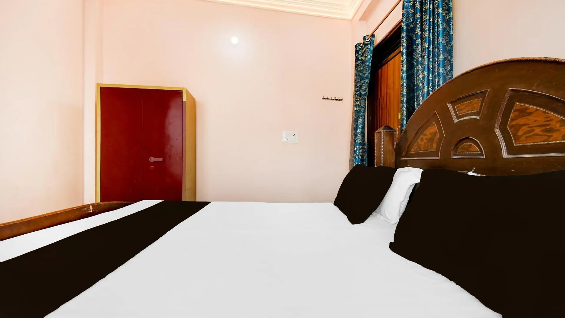 Hotel O Valencia Stay Варанаси