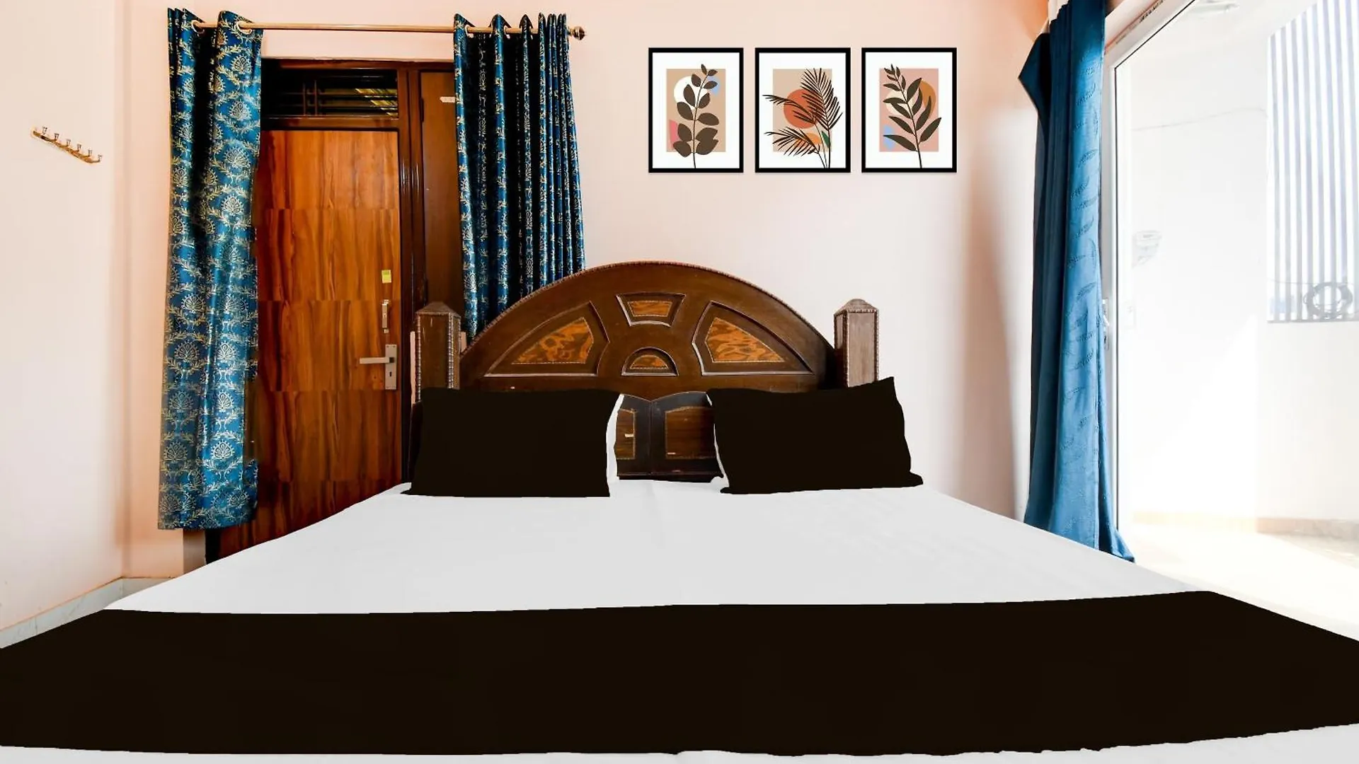 Hotel O Valencia Stay Варанаси